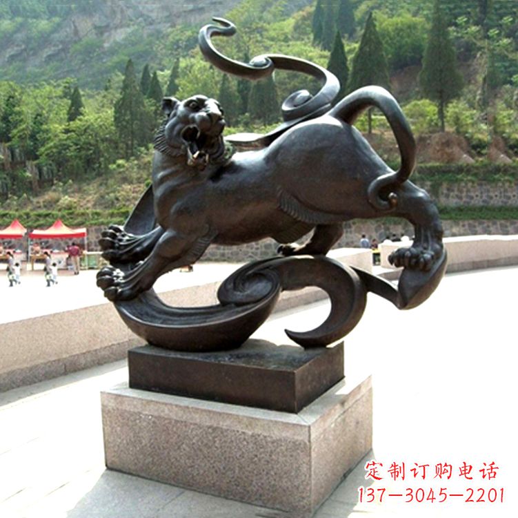 金华纯铜雕刻的熊猫动物雕塑