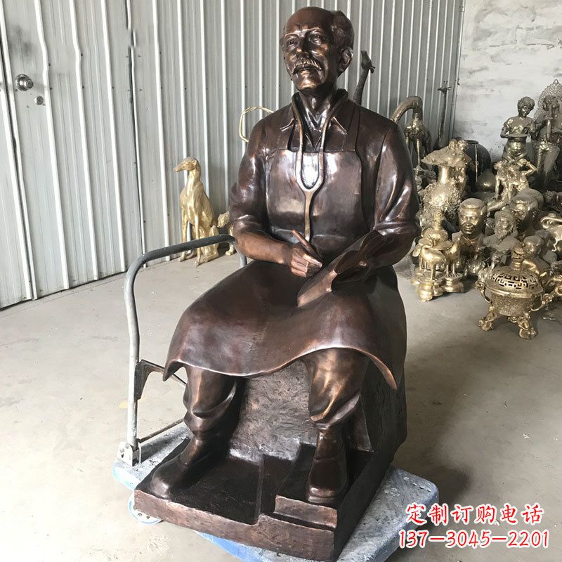 金华白求恩坐姿纯铜雕塑赞颂英雄的象征