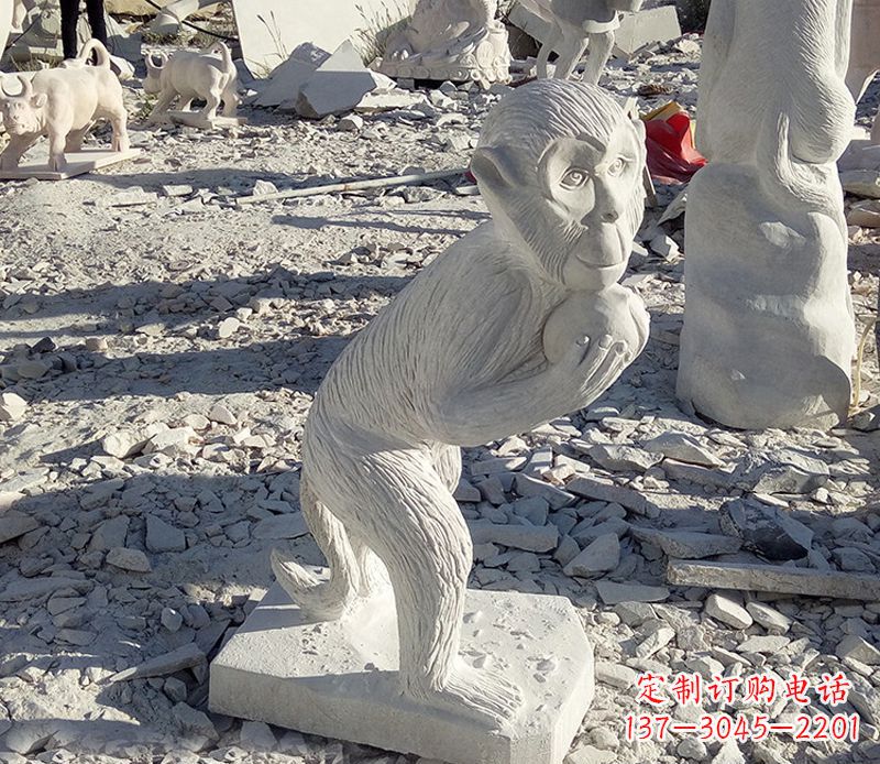 金华抱桃子的猴子石雕系列传承古老文化,让爱活跃起来