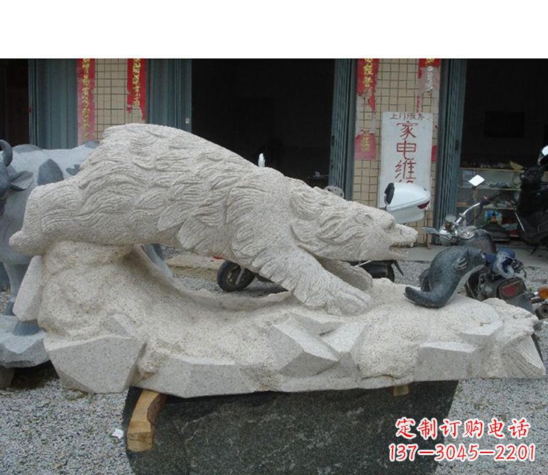 金华北极熊精灵精致细腻的雕塑装饰