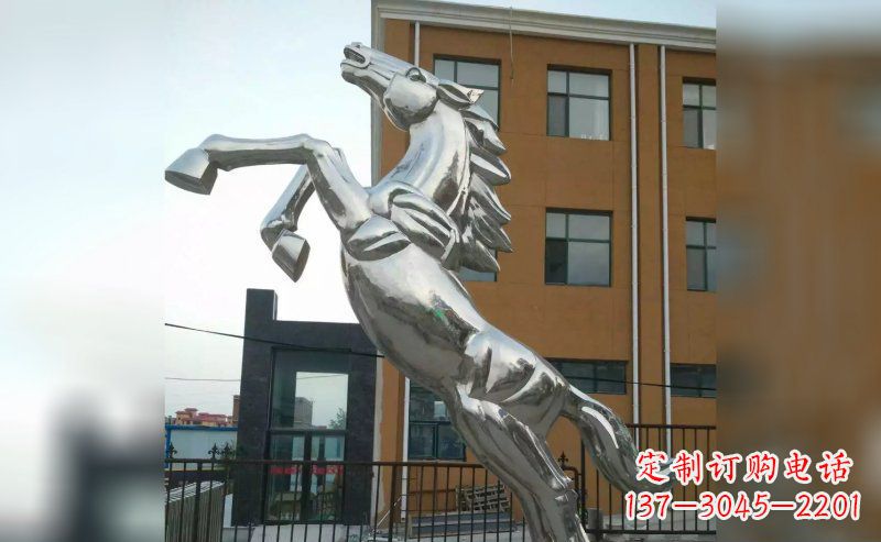 金华驰骋草原,唯美马雕