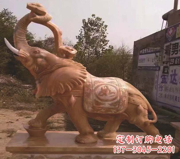 金华鼻卷如意的大象石雕