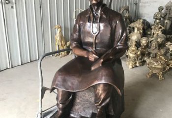 金华白求恩坐姿纯铜雕塑赞颂英雄的象征