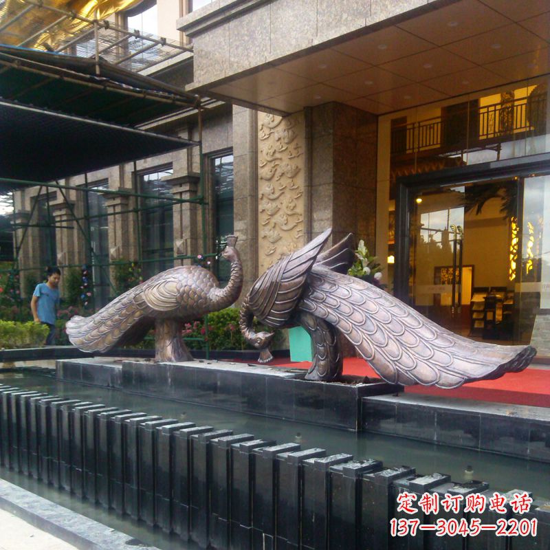 金华宾馆门口铜雕孔雀