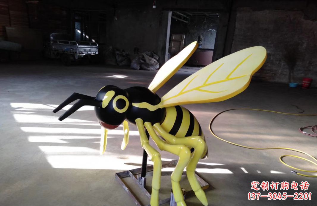 金华玻璃蜜蜂雕塑让自然之美展现