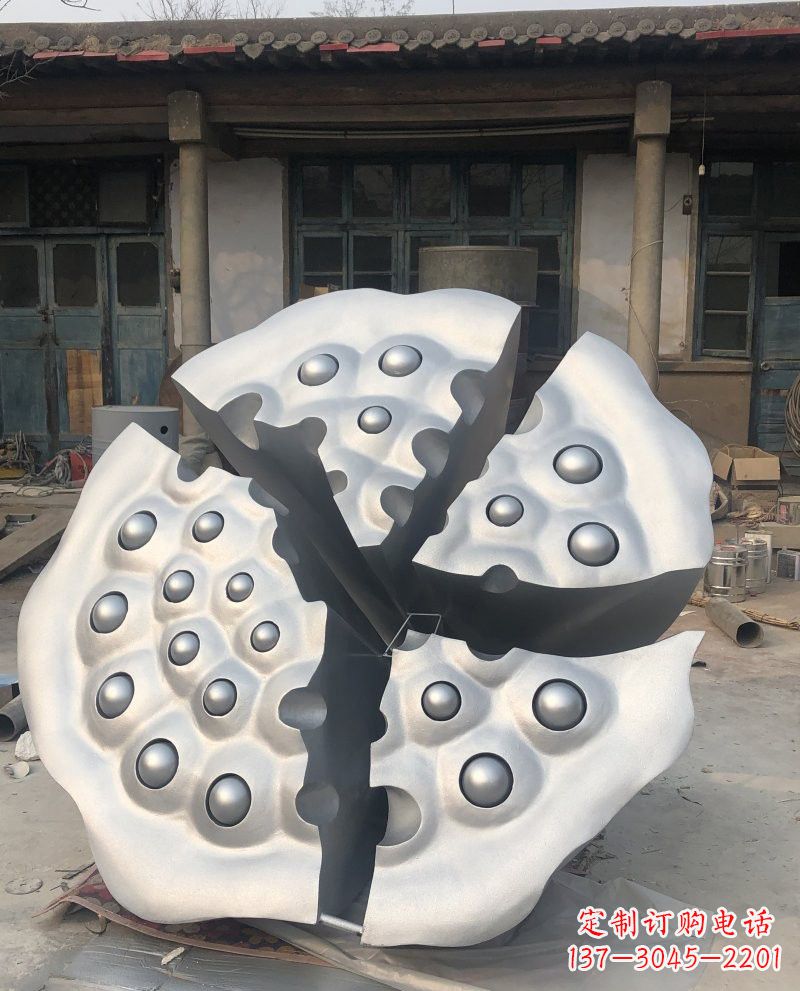 金华玻璃钢莲蓬雕塑美丽的象征