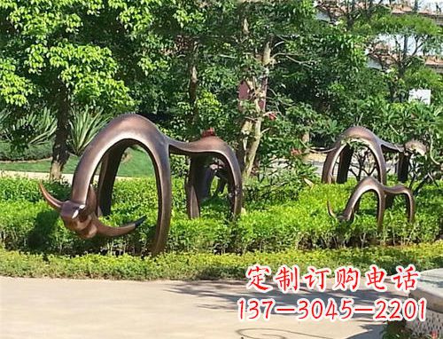 金华玻璃钢动物雕塑 抽象牛-公园草坪动物雕塑摆件