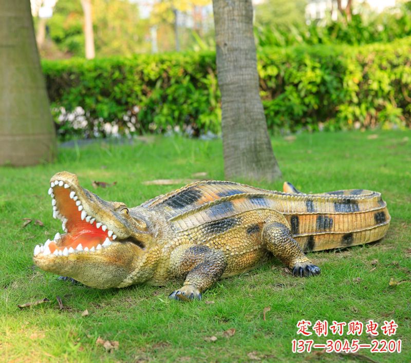 金华玻璃钢鳄鱼仿真动物雕塑精美雕塑营造绿色环境
