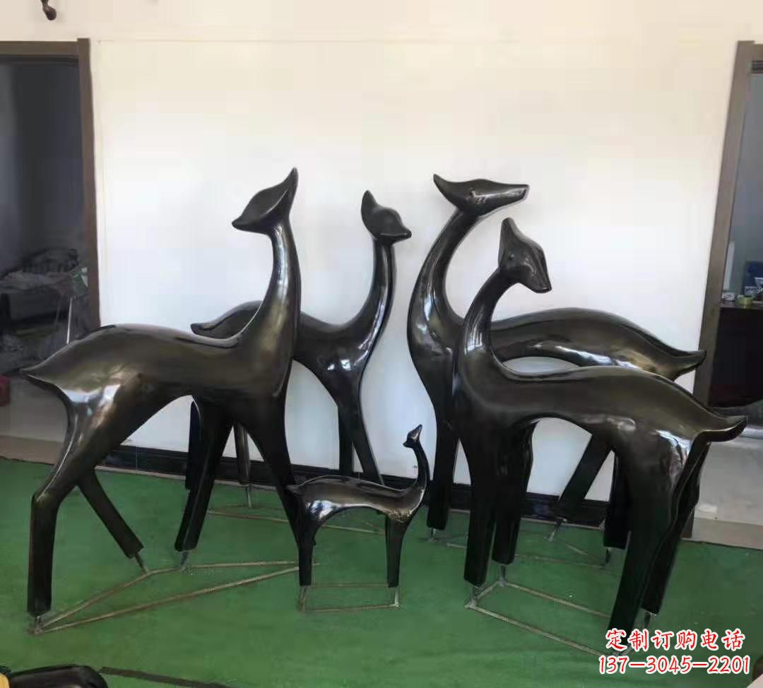 金华玻璃钢仿铜鹿雕塑完美点缀庭院景观
