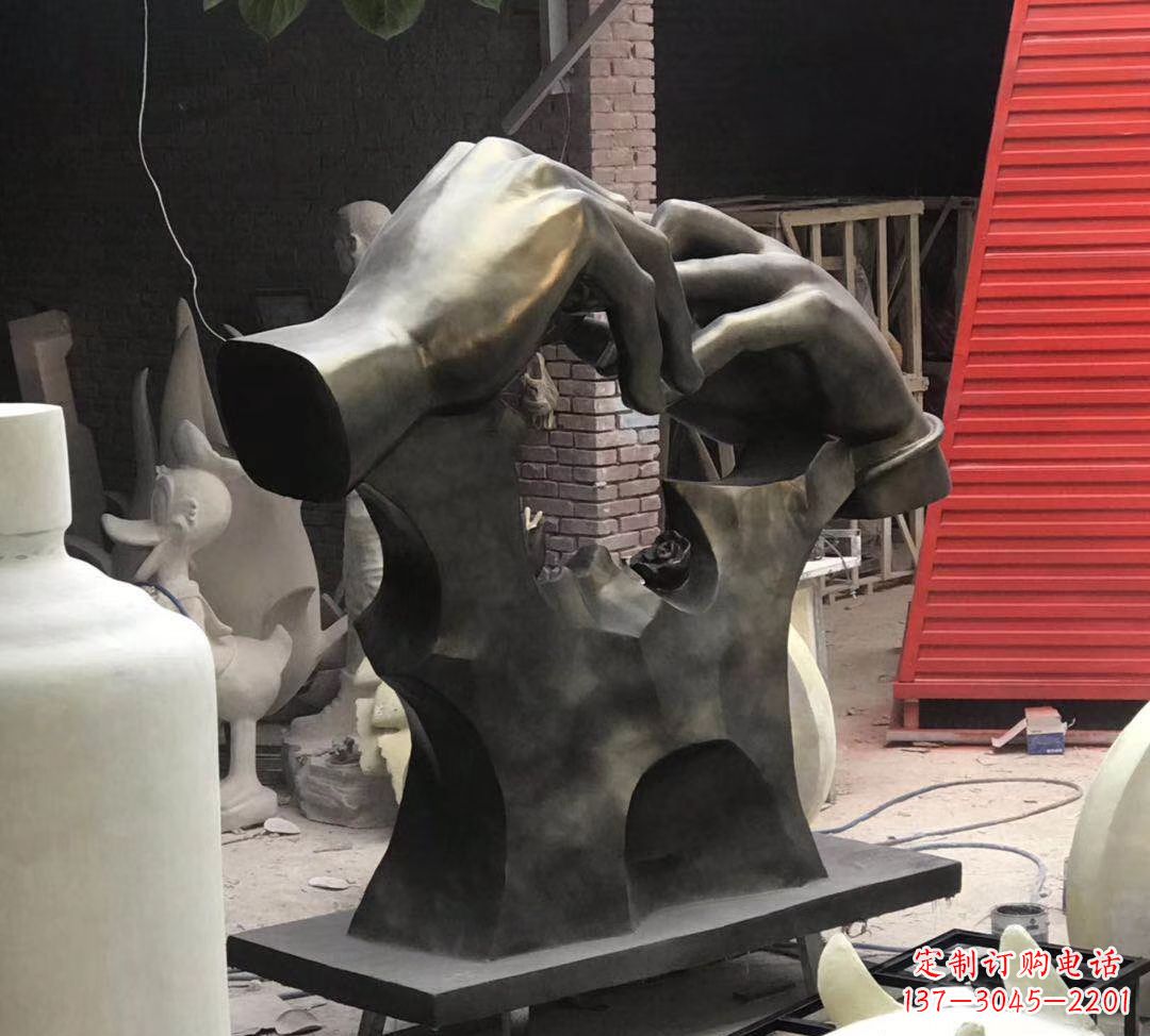 金华玻璃钢仿铜戒指雕塑浪漫情感的象征