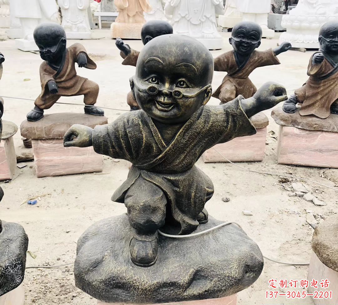 金华玻璃钢仿铜小和尚雕塑传承佛教文化