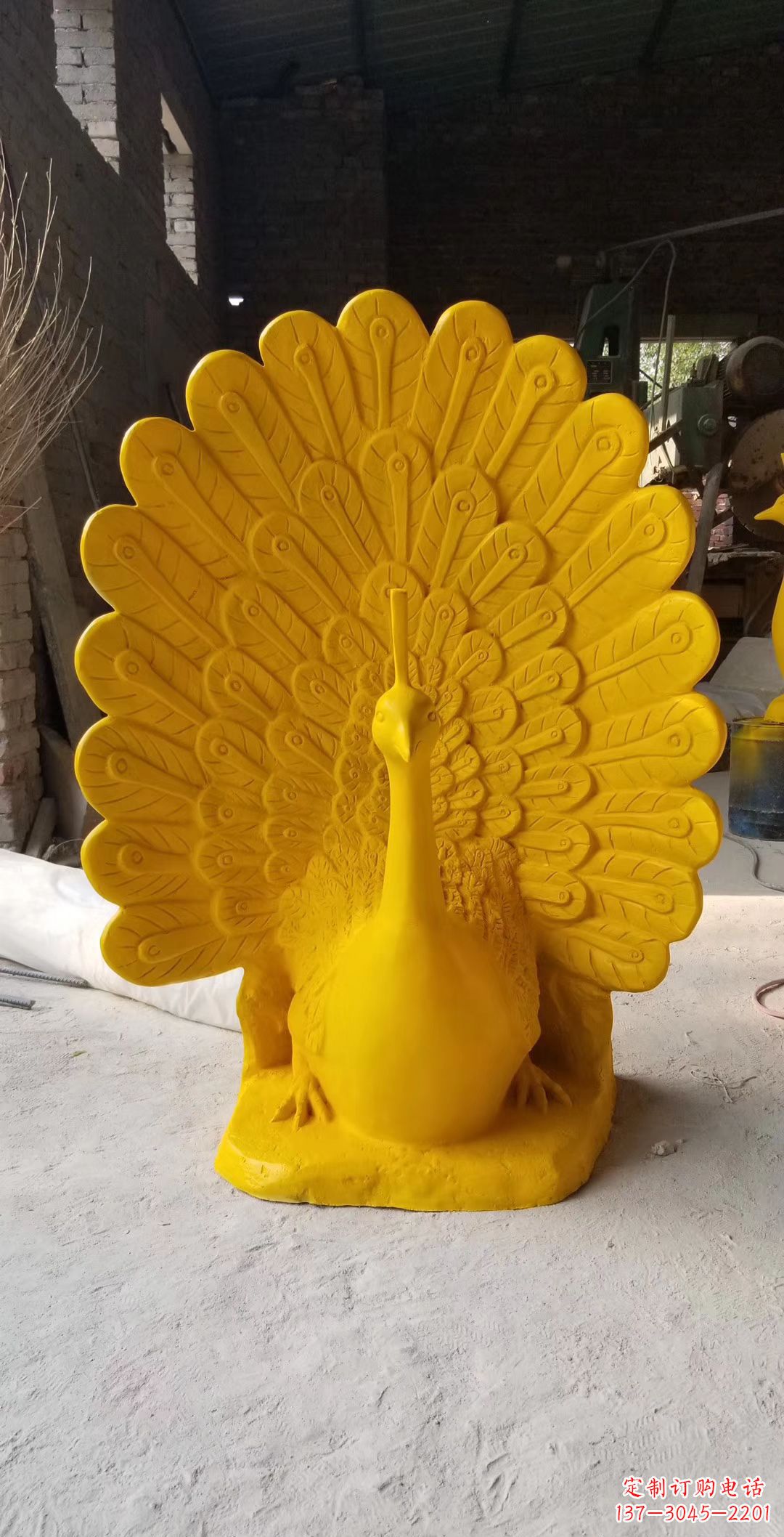 金华玻璃钢制作的孔雀雕塑
