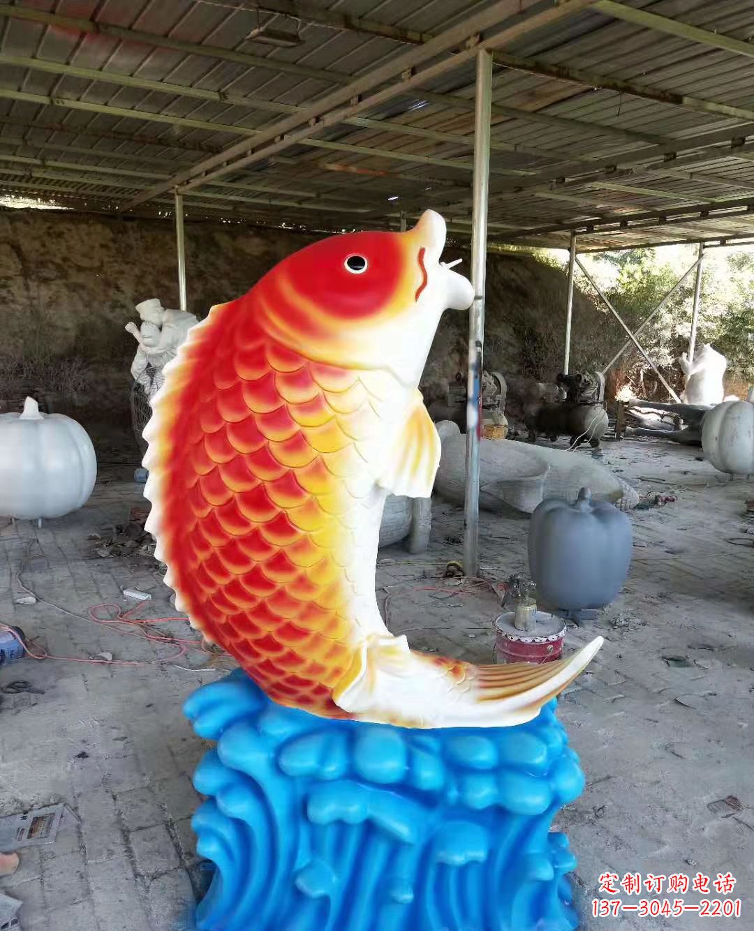 金华玻璃钢仿真鲤鱼喷泉雕塑