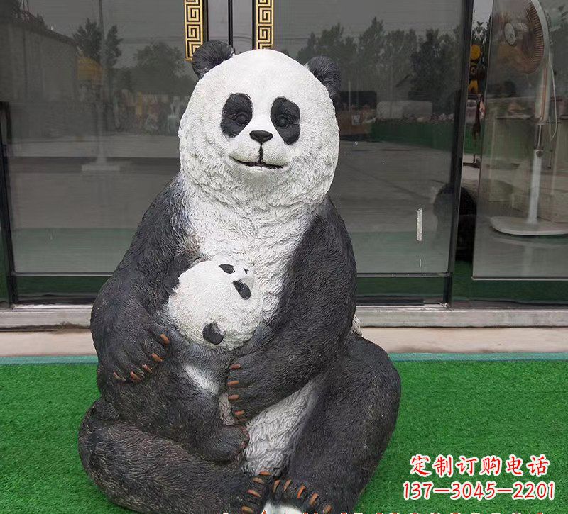 金华玻璃钢制熊猫雕塑——传承中华文化精髓