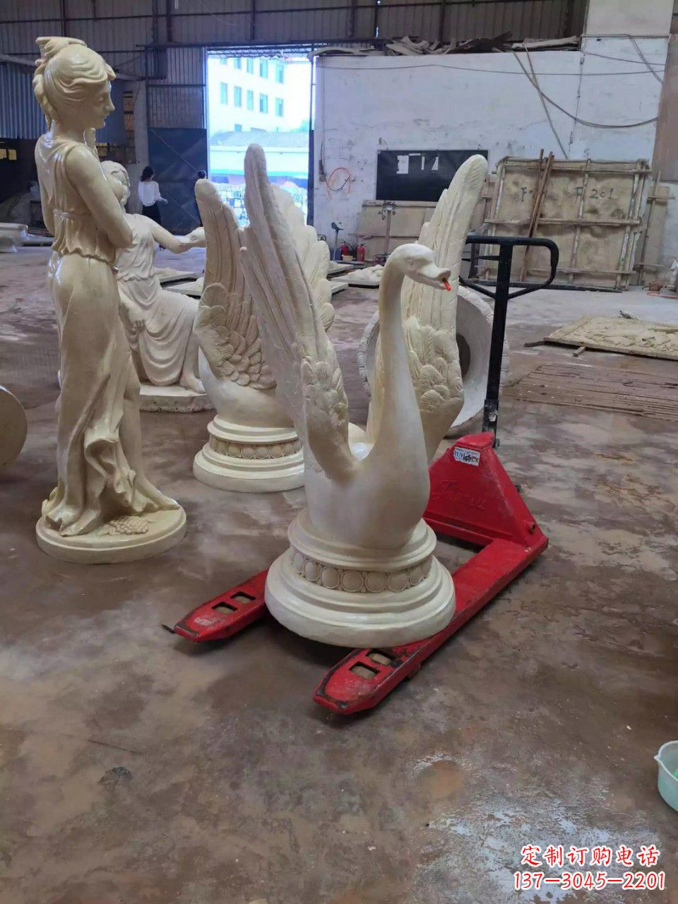 金华玻璃钢制作的天鹅雕塑