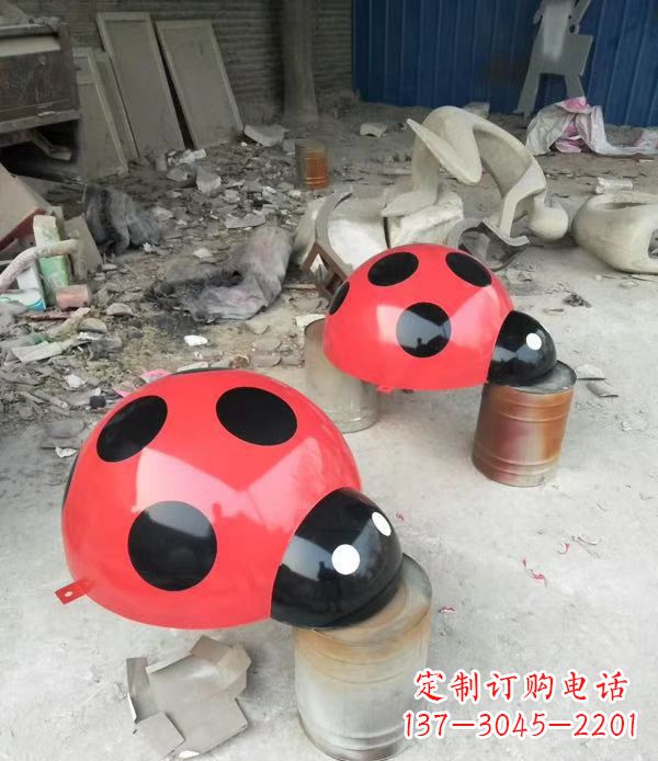 金华玻璃钢制瓢虫雕塑绚丽多彩的公园景观摆件