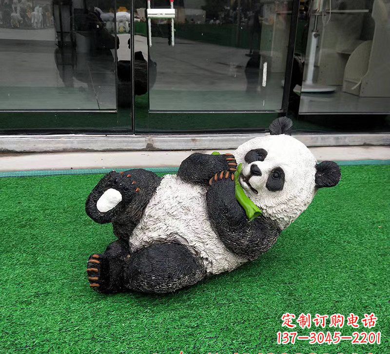 金华玻璃钢熊猫雕塑象征动物保护的艺术品