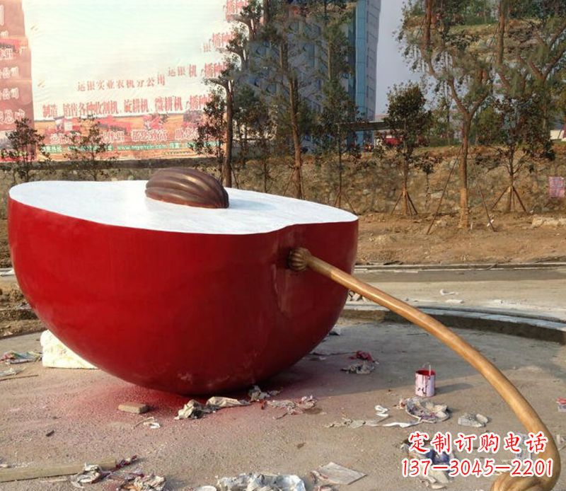 金华不锈钢半块苹果雕塑——传承古老文化的艺术品