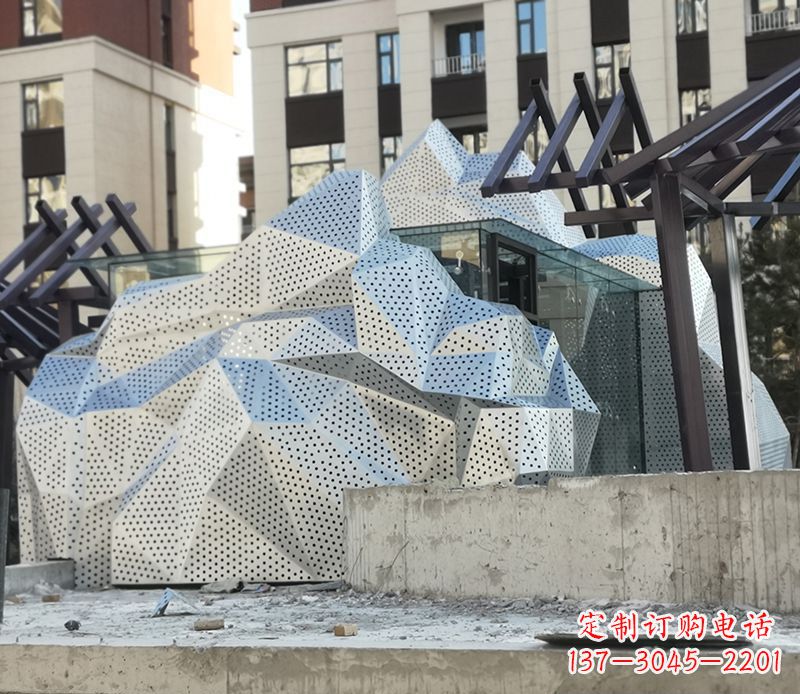 金华不锈钢假山雕塑给空间带来更多活力