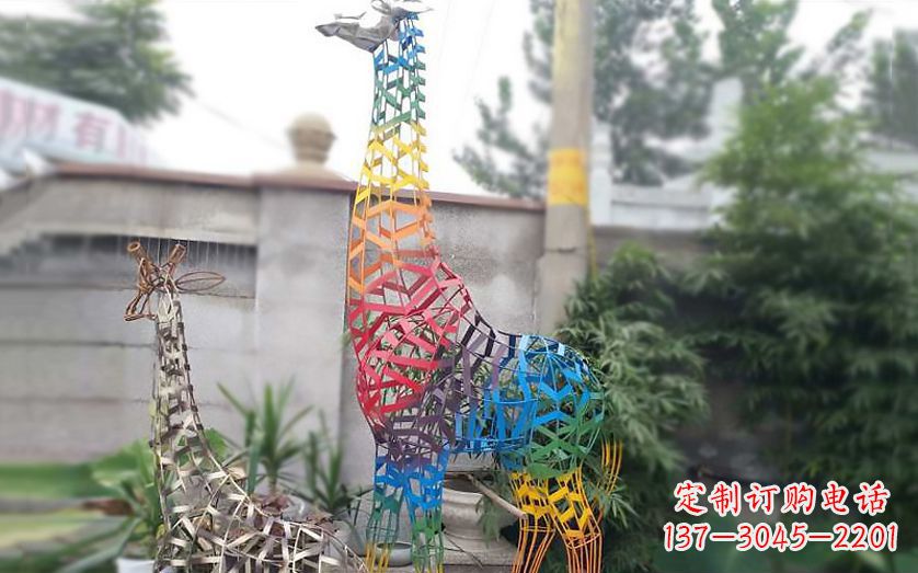 金华不锈钢长颈鹿雕塑把自然美景带入室内