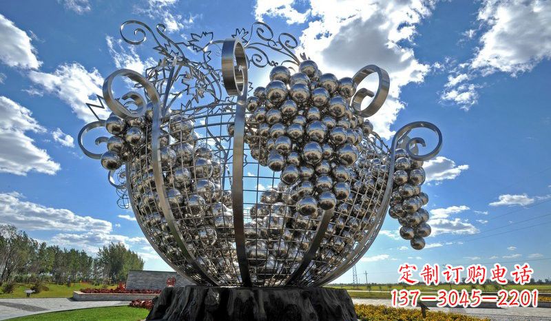 金华不锈钢葡萄雕塑——城市的艺术之美