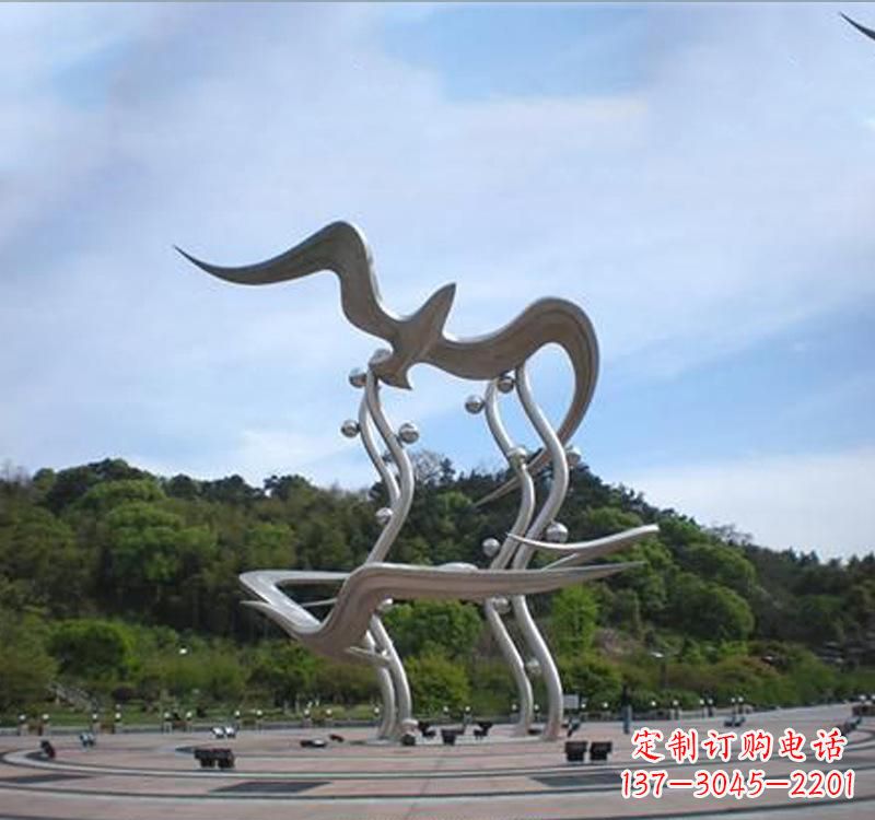 金华大雁展翅飞越城市圆环