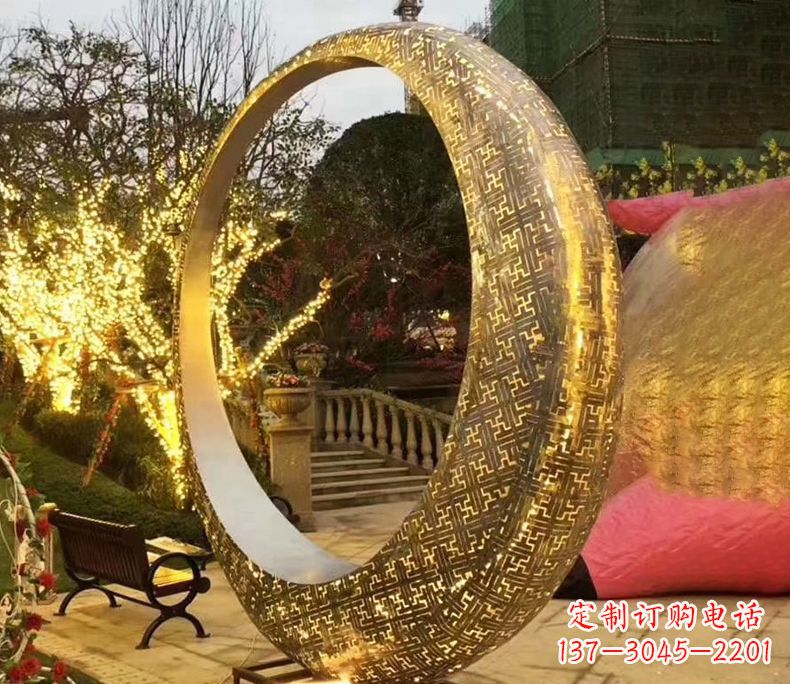 金华不锈钢发光月亮雕塑艺术与科技的结合