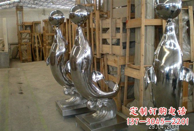 金华不锈钢海豚顶球雕塑