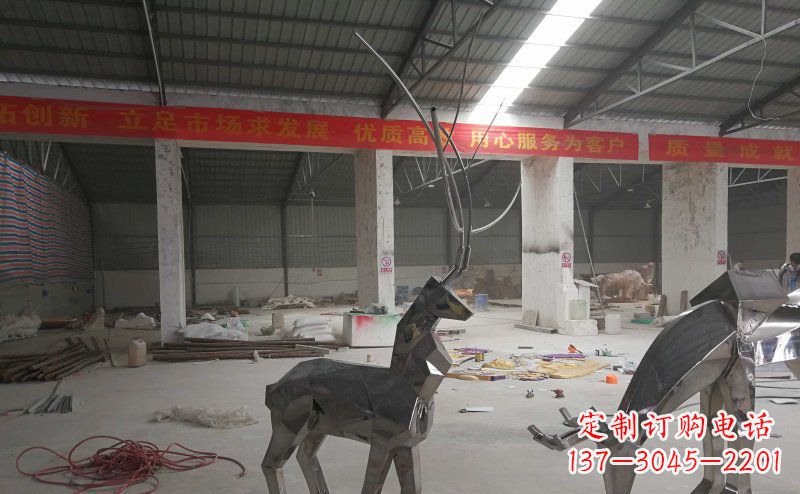金华不锈钢麋鹿雕塑静谧美丽的自然之美