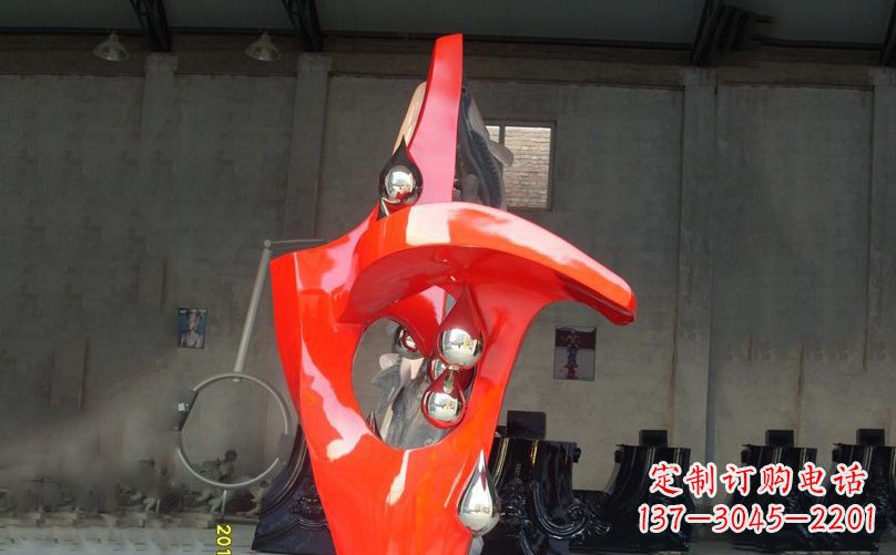 金华不锈钢水滴雕塑美丽动人