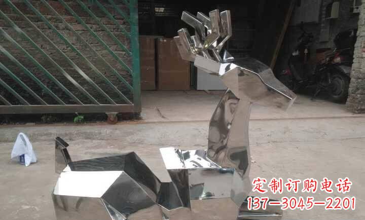 金华不锈钢鹿雕塑艺术之美