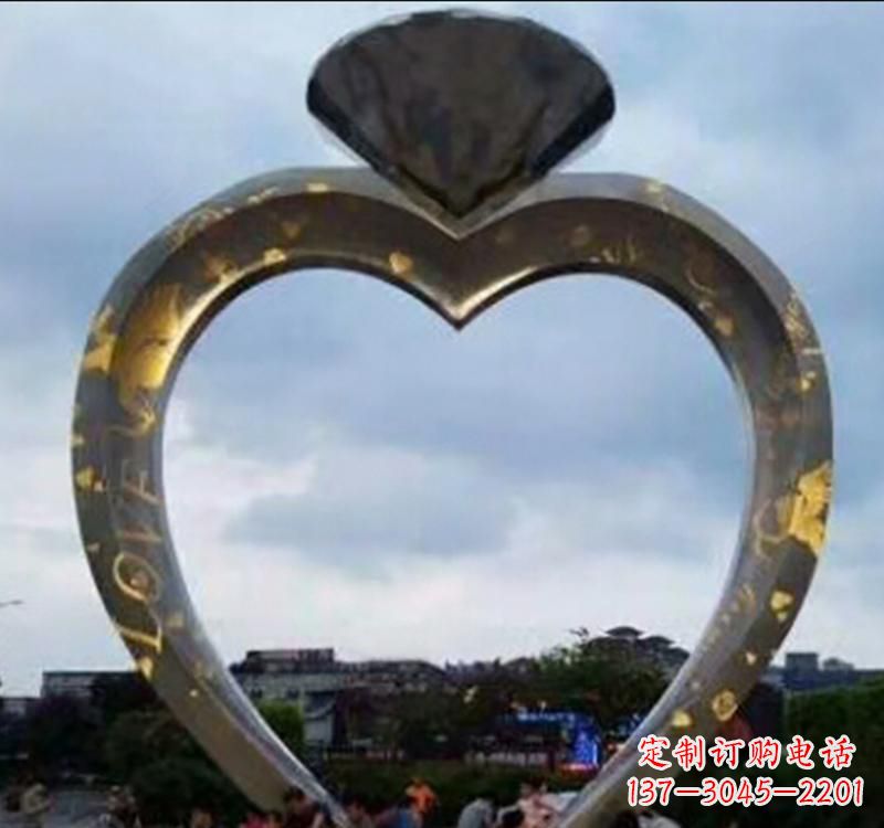 金华不锈钢创意戒指雕塑拥有独一无二的外观