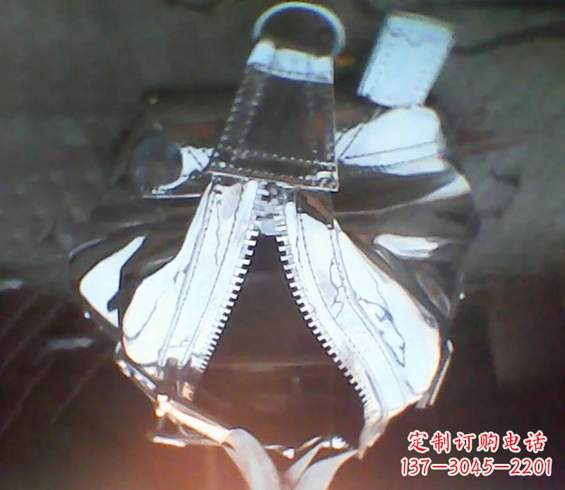 金华精美不锈钢手提包雕塑
