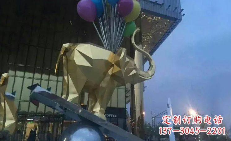 金华大象踩高跷——点缀城市景观