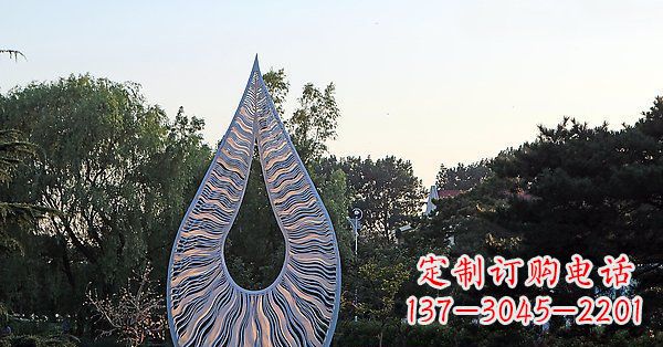 金华水滴雕塑给公园带来流动的美