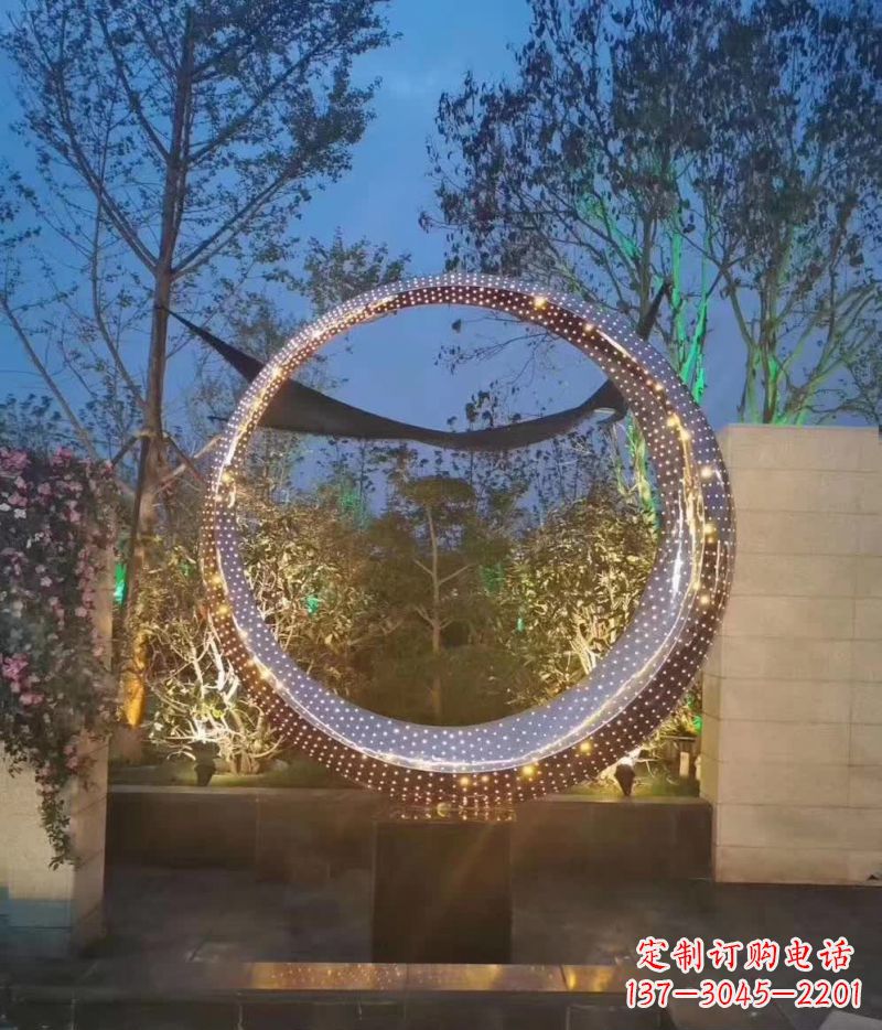 金华不锈钢圆环雕塑艺术与环境的完美结合