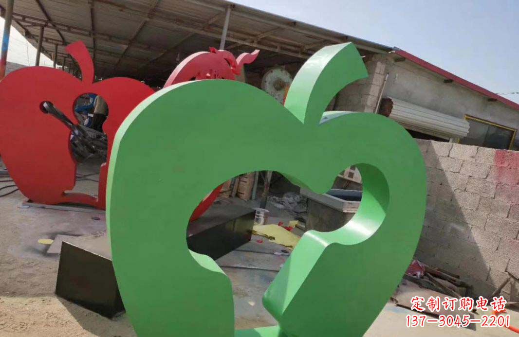 金华不锈钢苹果雕塑一种优雅的艺术表达