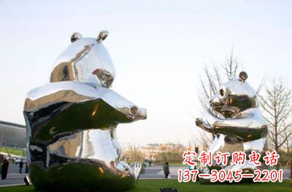 金华不锈钢公园抽象熊猫雕塑