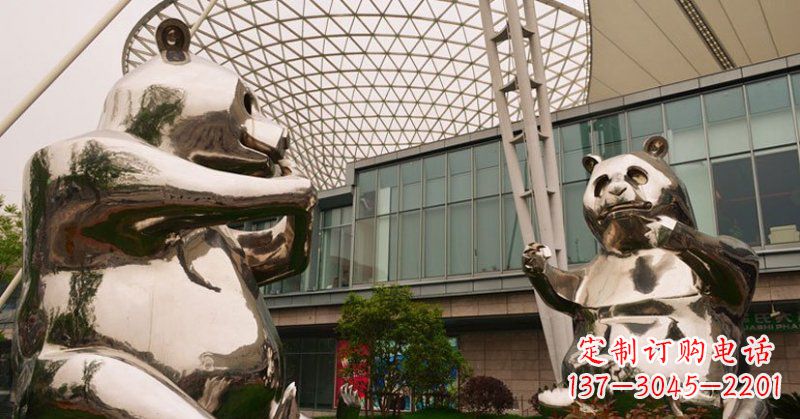 金华不锈钢公园动物镜面熊猫雕塑