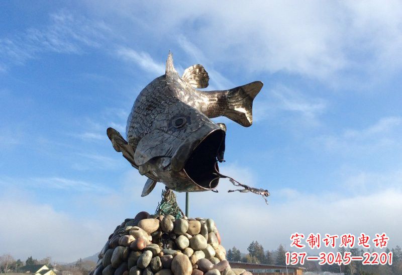 金华不锈钢公园动物鲤鱼和青蛙雕塑
