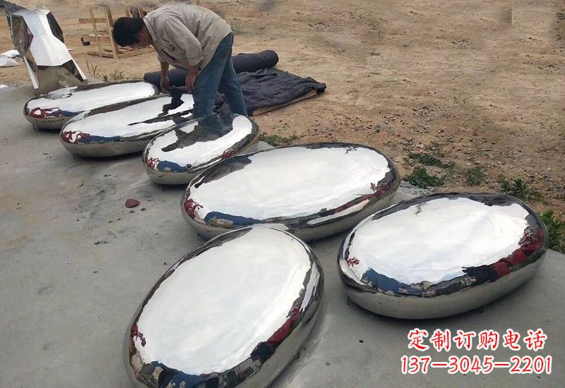 金华不锈钢鹅卵石雕塑精美外形给人以美的感受