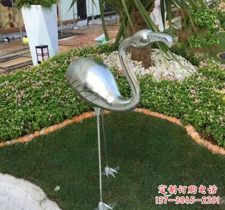 金华火烈鸟雕塑美丽而又充满力量