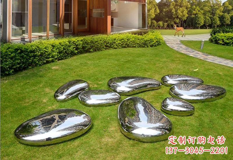 金华不锈钢公园的鹅卵石雕塑