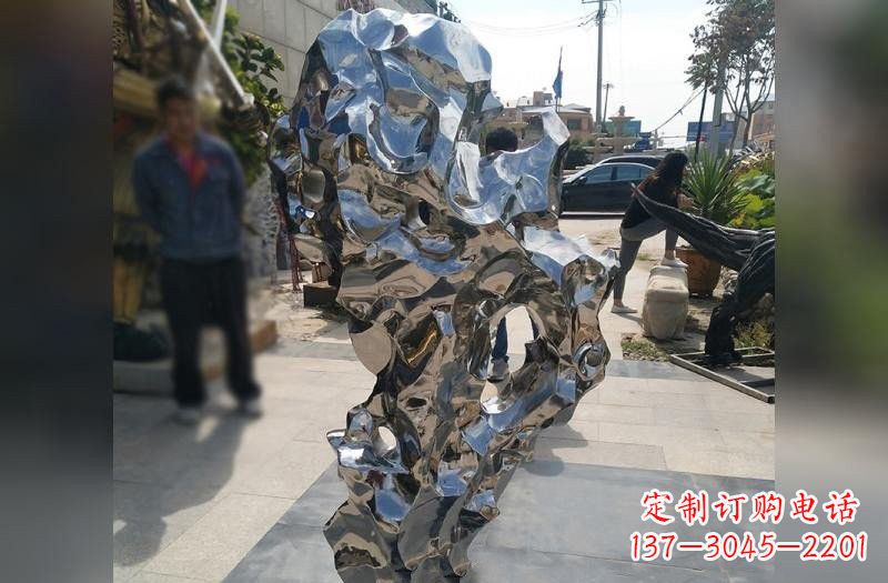 金华太湖石雕塑——点缀不锈钢公园