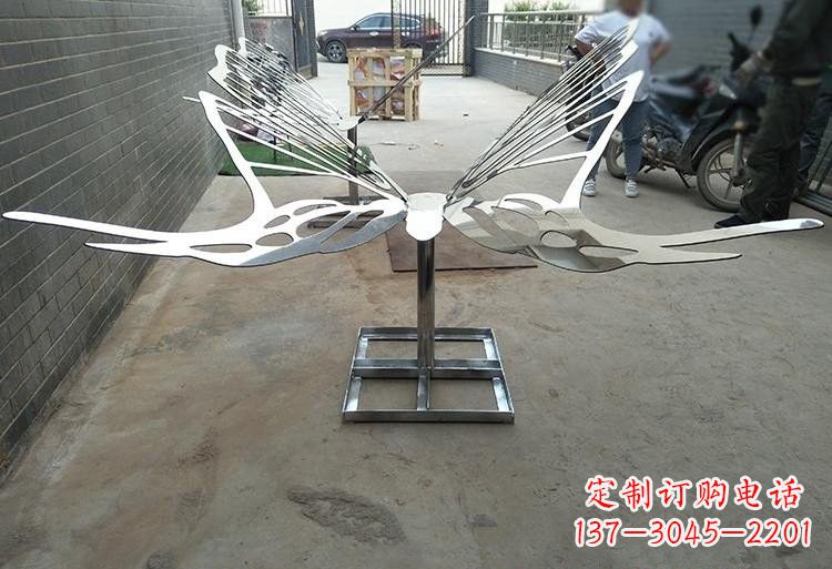金华非凡之美不锈钢公园的蝴蝶雕塑