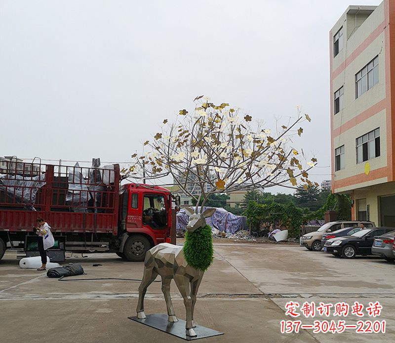 金华不锈钢公园的梅花鹿雕塑