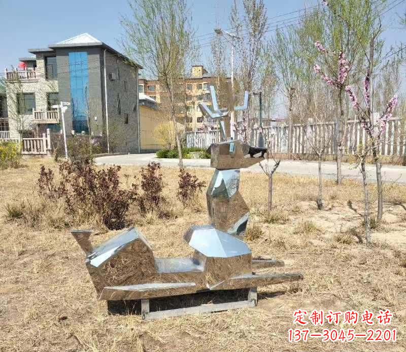 金华不锈钢公园小鹿雕塑给公园带来温馨气息