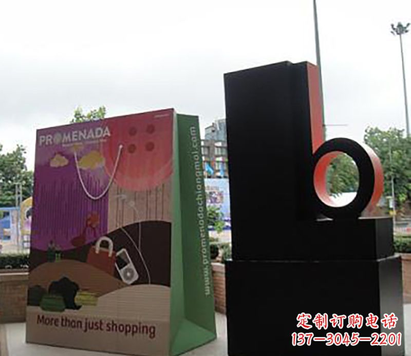 金华不锈钢购物袋雕塑为公园带来现代风格