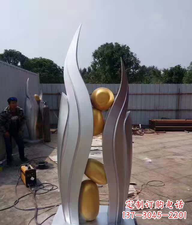 金华不锈钢广场翅膀雕塑象征着自由之翼