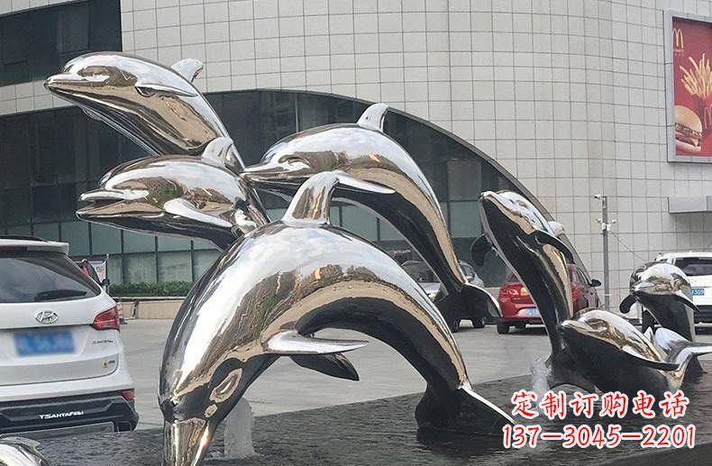 金华海豚雕塑——不锈钢广场上的跳跃动态